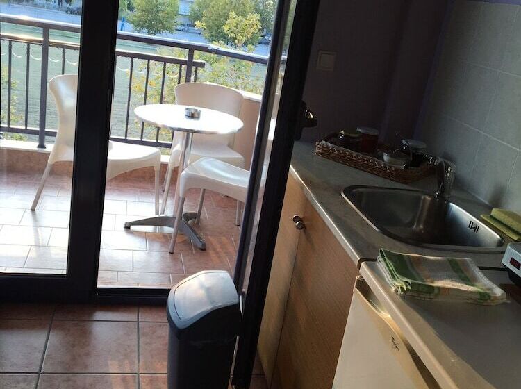 פנסיון Penthesylia