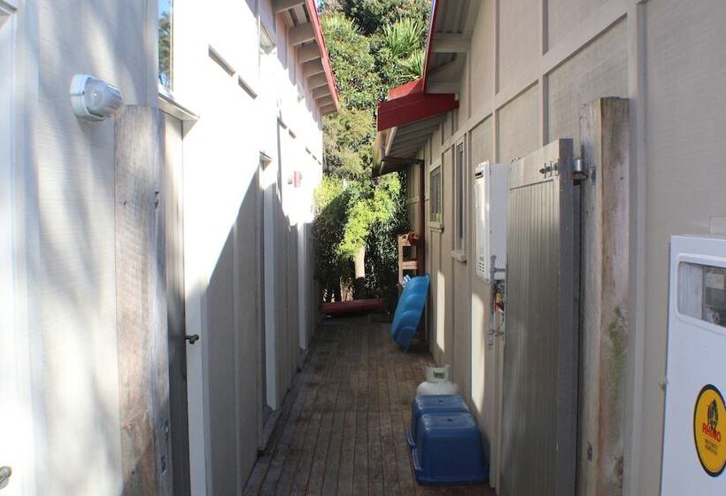 פנסיון The Beachfront Bach