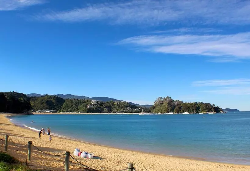ペンション The Beachfront Bach