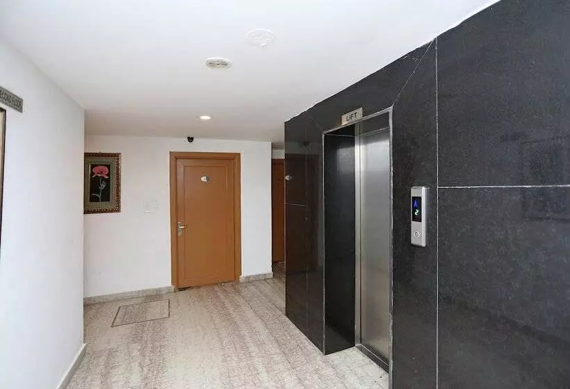 ホテル Abhay Palace By Oyo Rooms