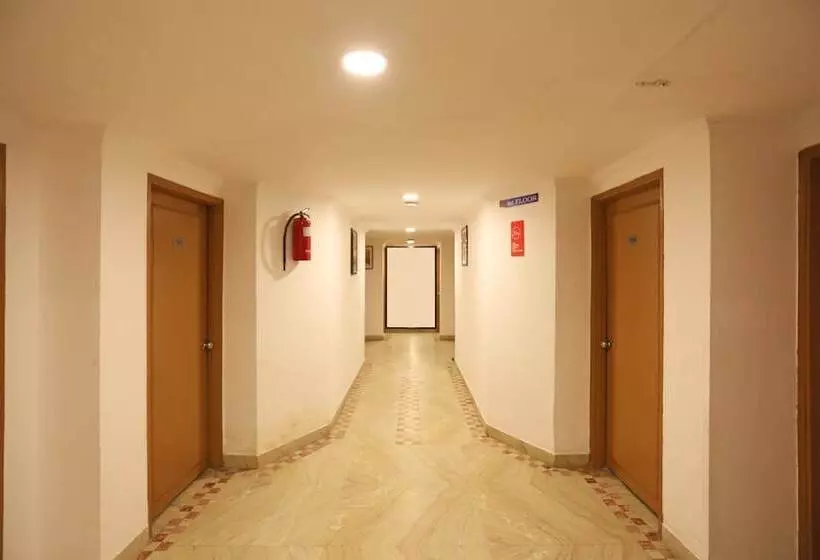 ホテル Abhay Palace By Oyo Rooms