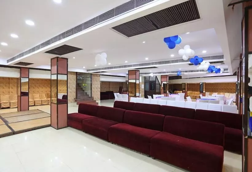 ホテル Abhay Palace By Oyo Rooms