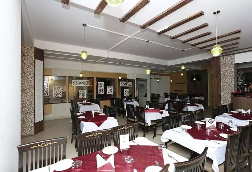 ホテル Abhay Palace By Oyo Rooms