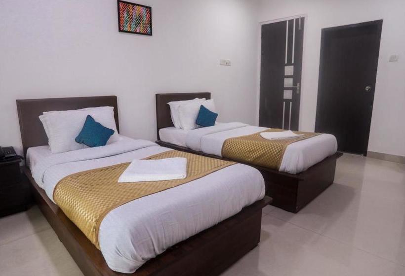 בית מלון כפרי Oyo 7150 Metro View Residency