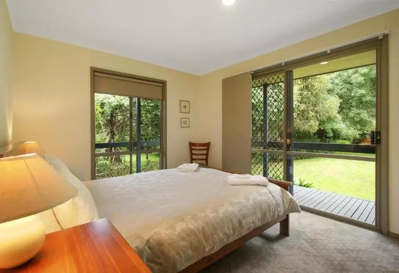 Rail Trail Cottage Bright