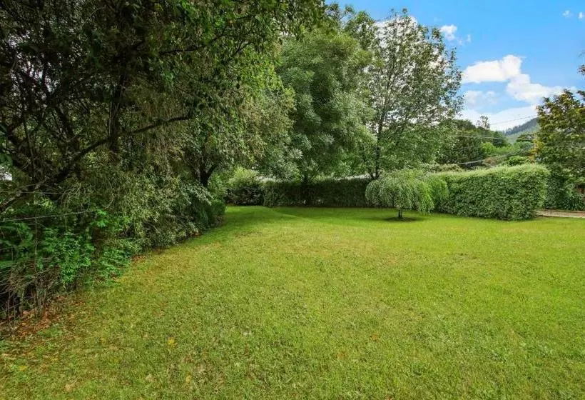 Rail Trail Cottage Bright