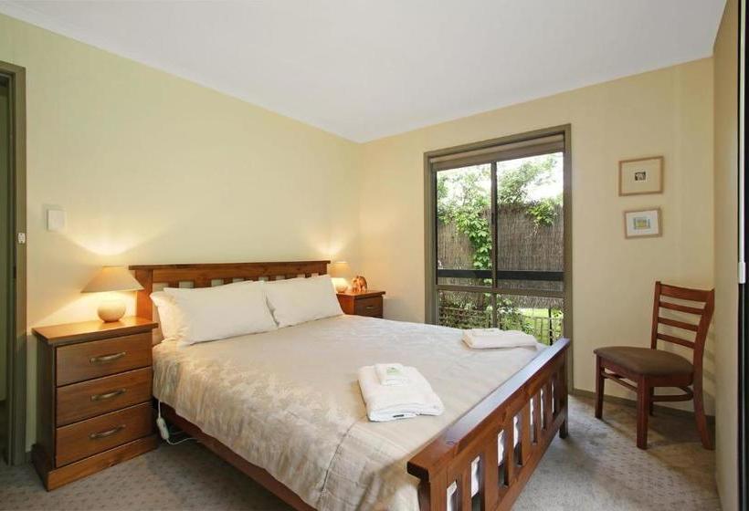 Rail Trail Cottage  Bright