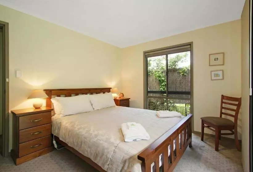 Rail Trail Cottage Bright