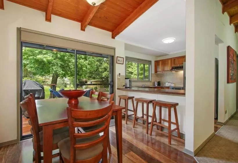 Rail Trail Cottage Bright