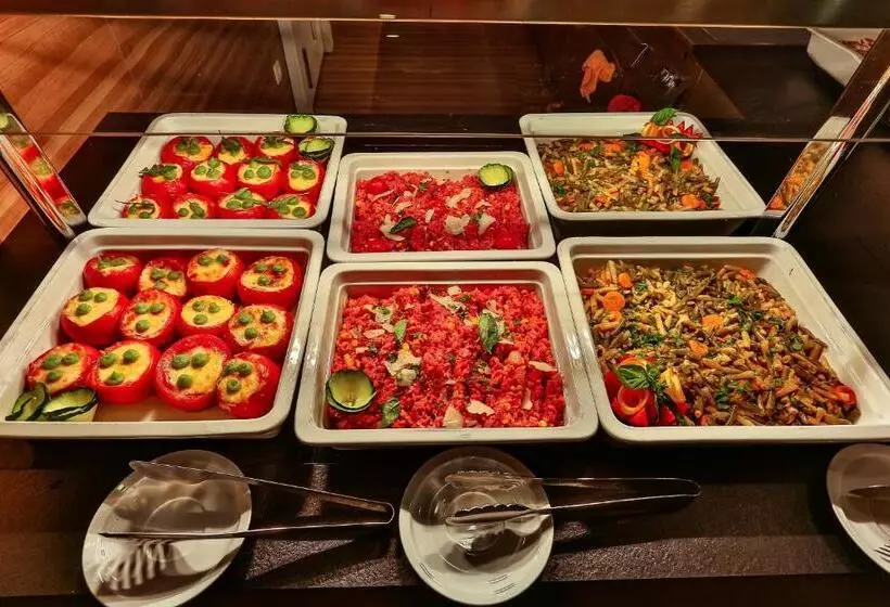Carine Hotel Kumbor Superior