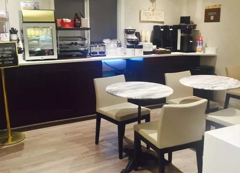 Golden Tulip Bethesda Court Hotel