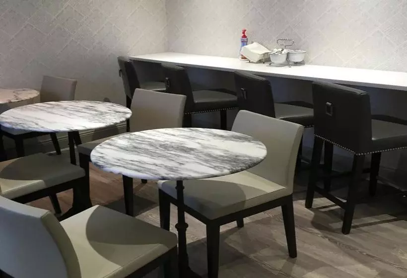 Golden Tulip Bethesda Court Hotel