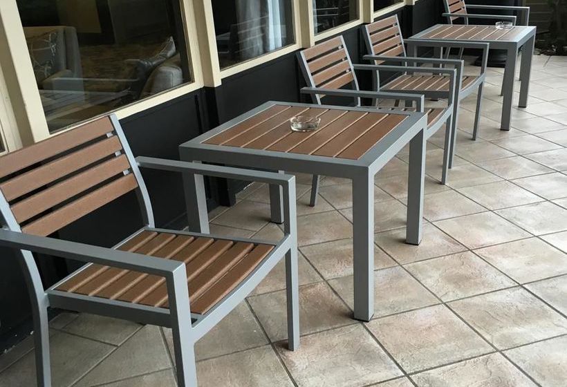 Golden Tulip Bethesda Court Hotel