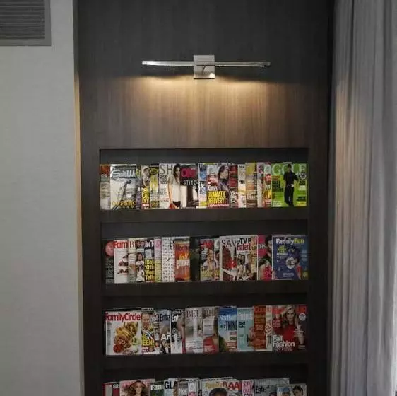 Golden Tulip Bethesda Court Hotel