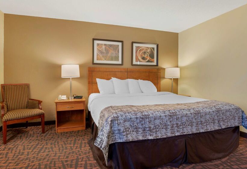 酒店 Best Western Louisville East Inn & Suites