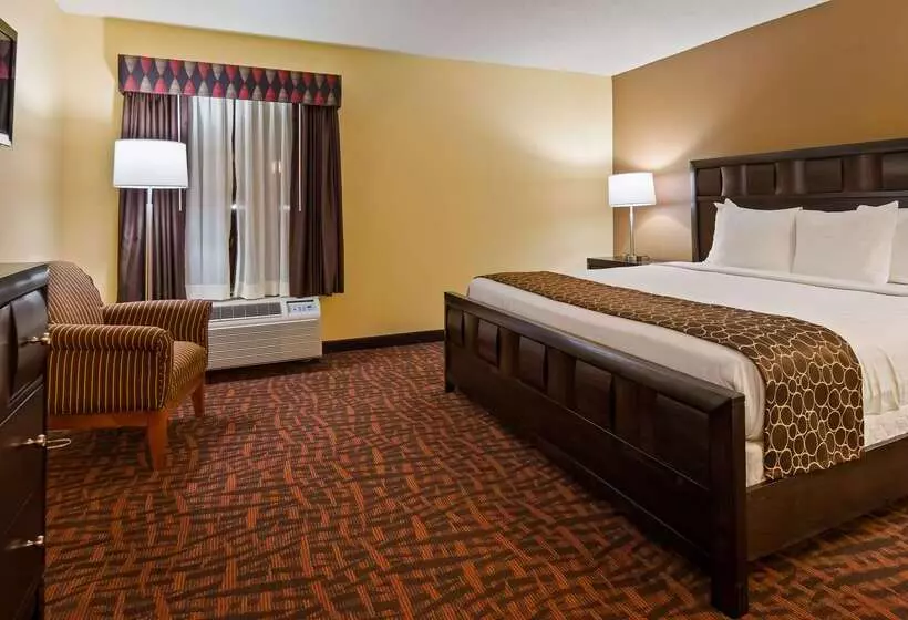Отель Best Western Louisville East Inn & Suites