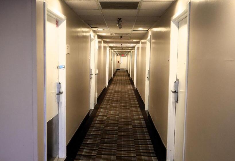 فندق Copley Inn & Suites, Copley   Akron