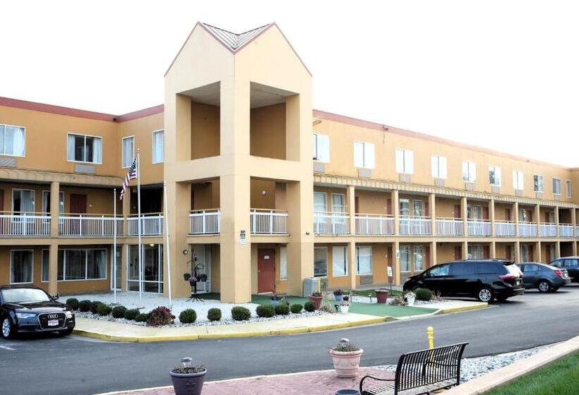 فندق Copley Inn & Suites, Copley   Akron