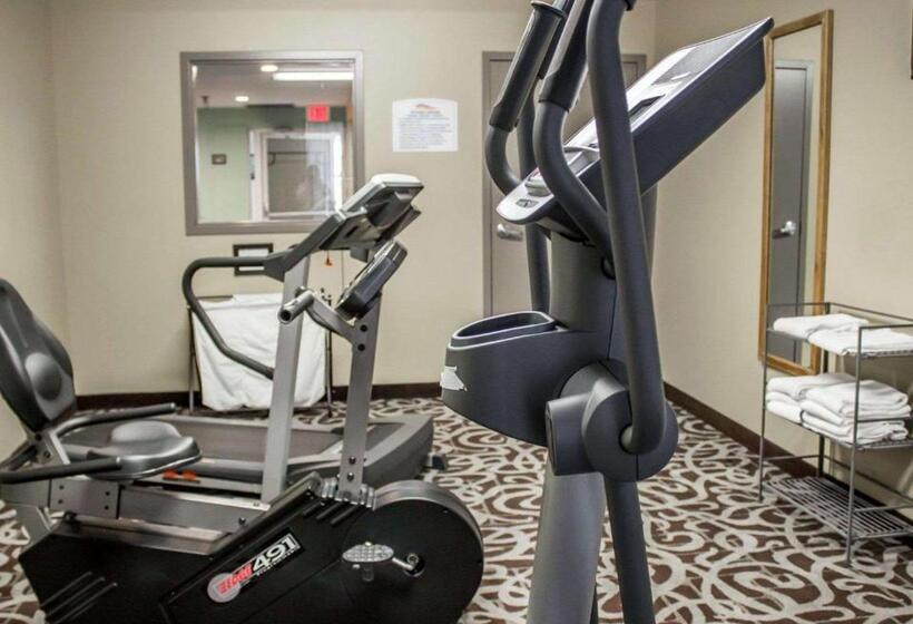 فندق Copley Inn & Suites, Copley   Akron