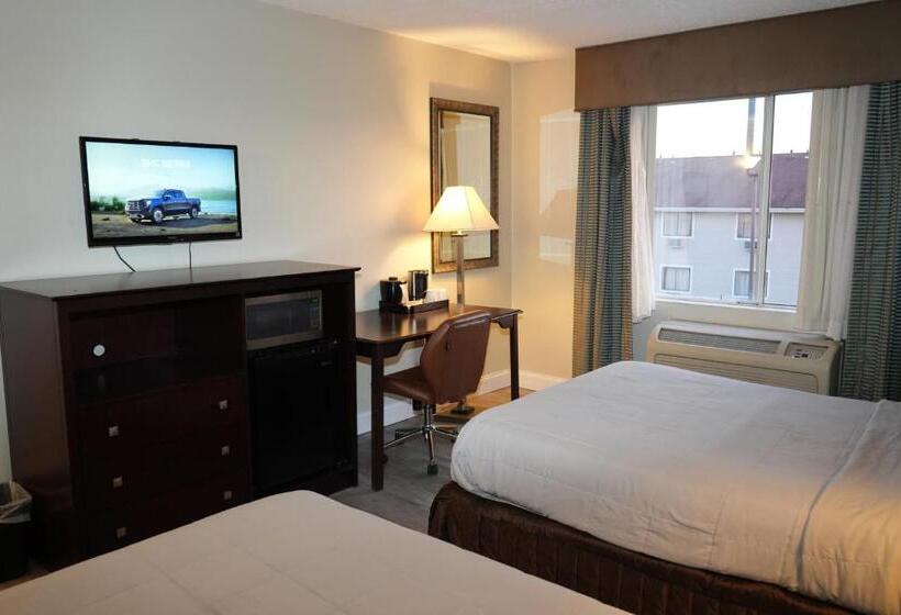 فندق Copley Inn & Suites, Copley   Akron