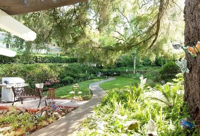 Hotelli Foothill House