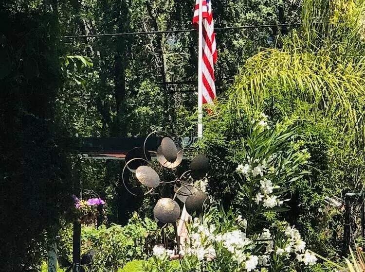 Hotelli Foothill House