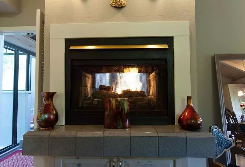 Hotelli Foothill House