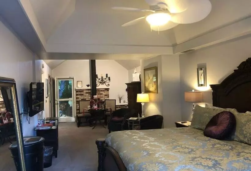 Hotelli Foothill House