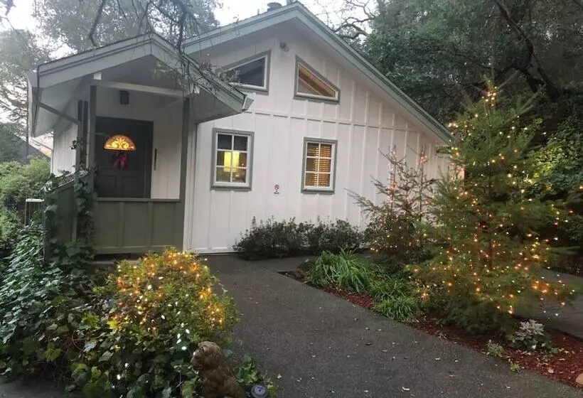 Hotelli Foothill House