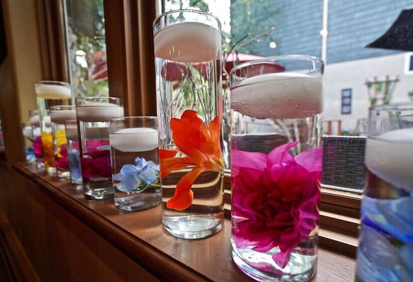 هتل Frisco Inn On Galena