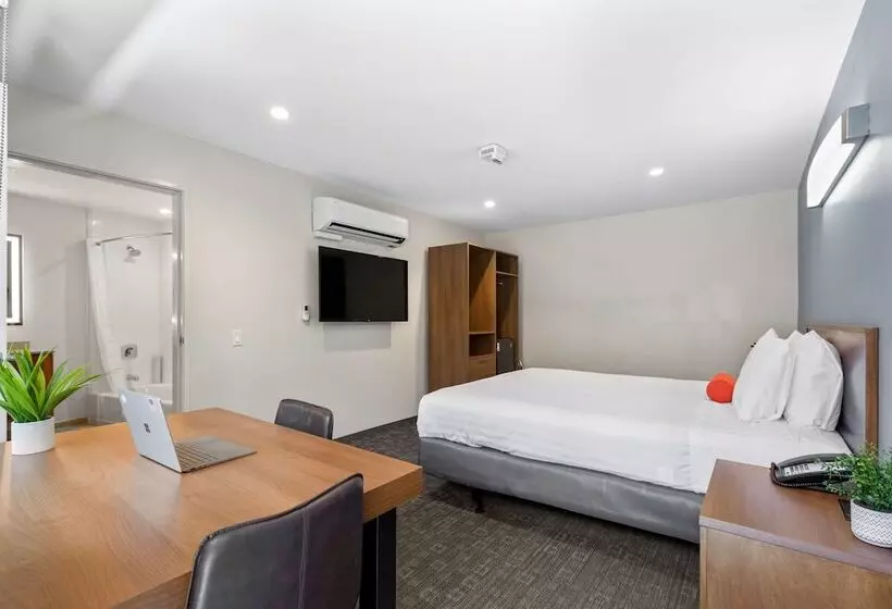 Отель Good Nite Inn Calabasas