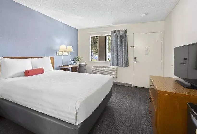 Отель Good Nite Inn Calabasas