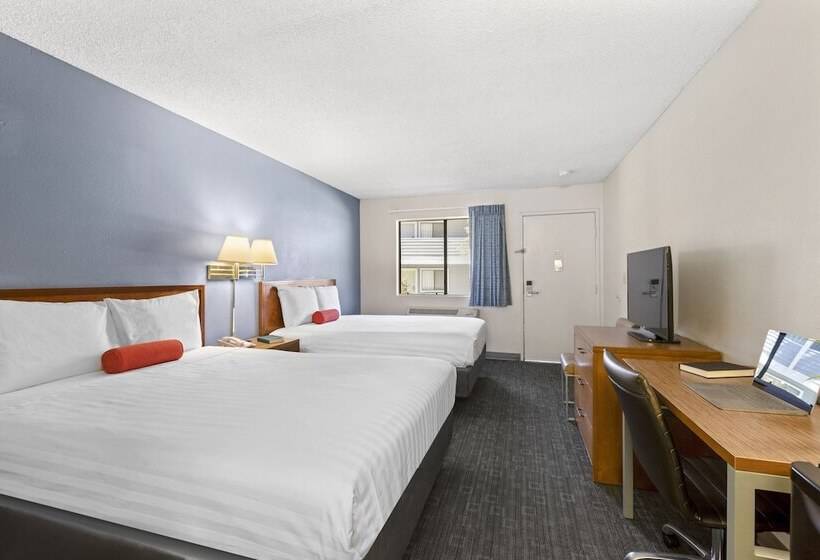 בית מלון כפרי Good Nite Inn Calabasas