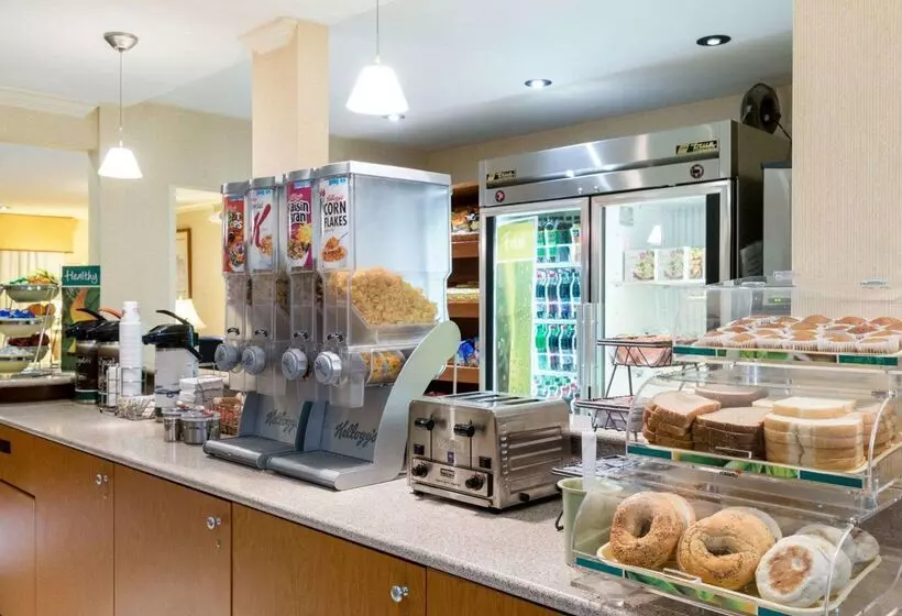 ホテル Quality Inn Newark Wilmington