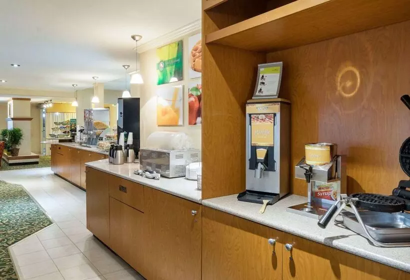 ホテル Quality Inn Newark Wilmington