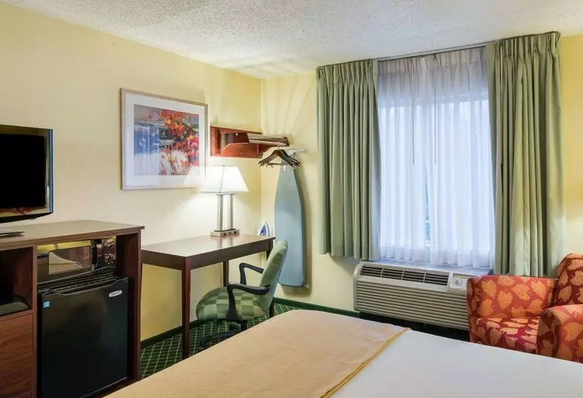 ホテル Quality Inn Newark Wilmington