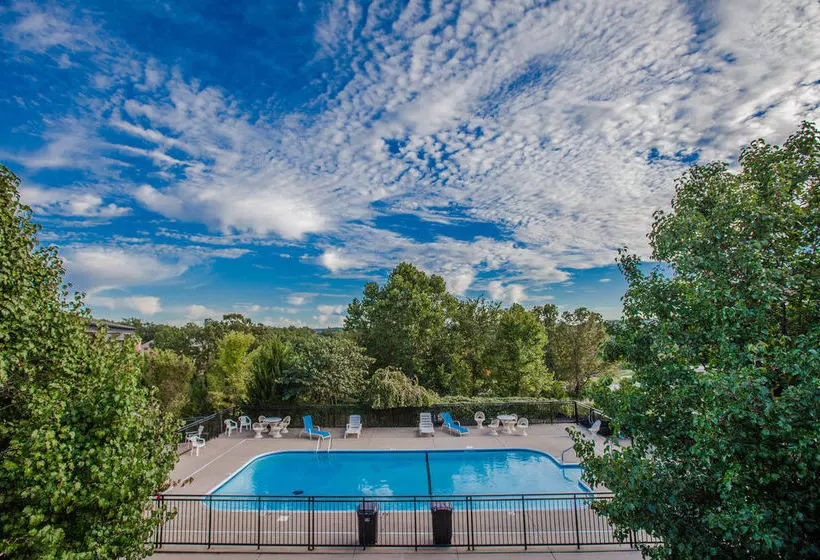 هتل Clifs Lodge At The Falls