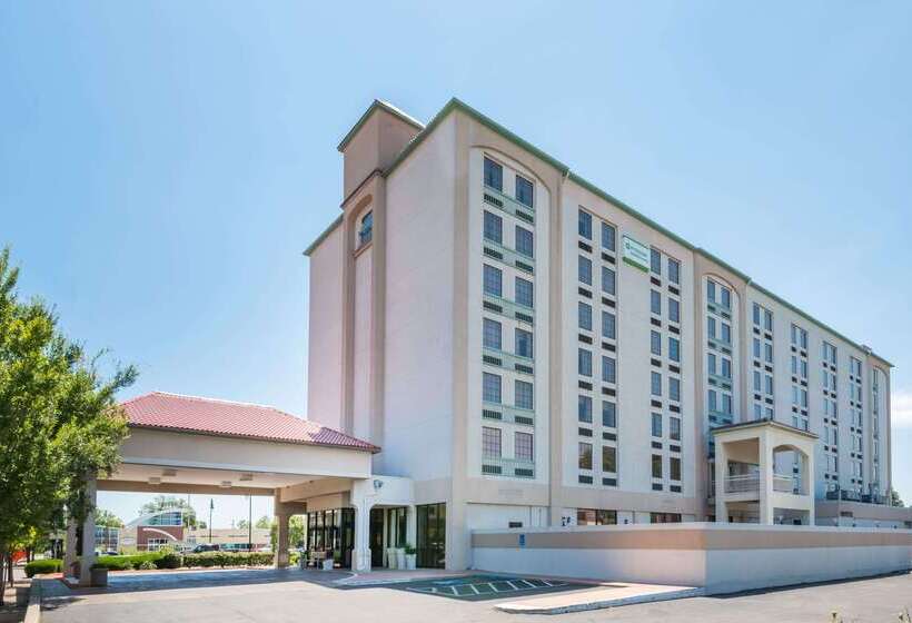 هتل Wyndham Garden Wichita Downtown