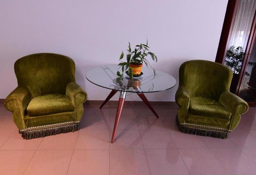 膳宿费 Pensió Viladomat