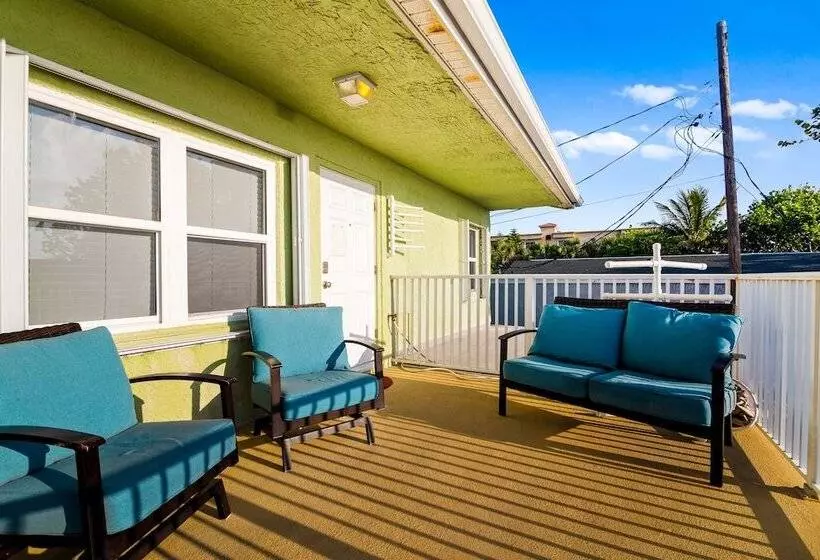 Coco Sands Beachside Cottages