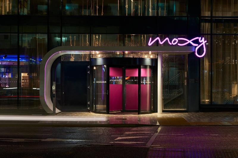 בית מלון כפרי Moxy Southampton