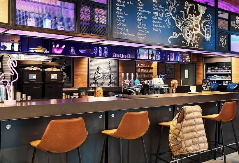 בית מלון כפרי Moxy Southampton