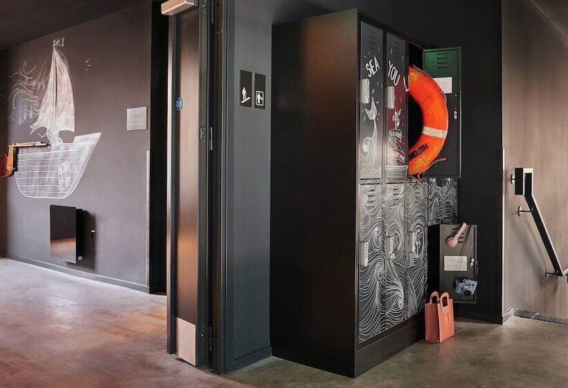 בית מלון כפרי Moxy Southampton