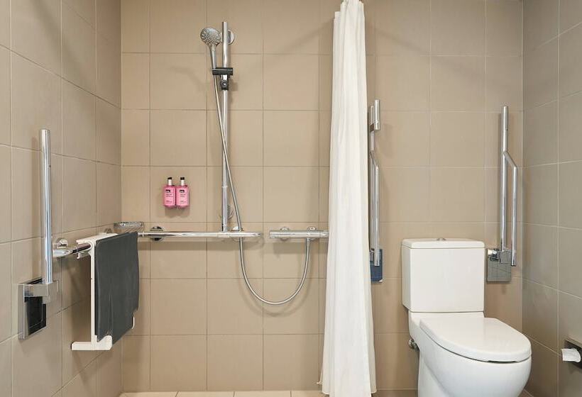 בית מלון כפרי Moxy Southampton