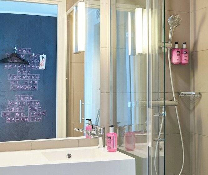 בית מלון כפרי Moxy Southampton