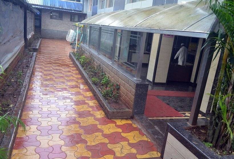 ホテル Rahil Plaza