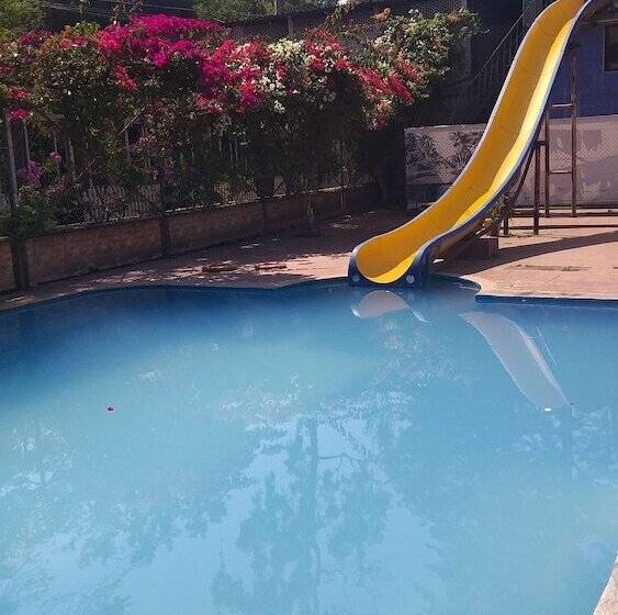 ホテル Rahil Plaza