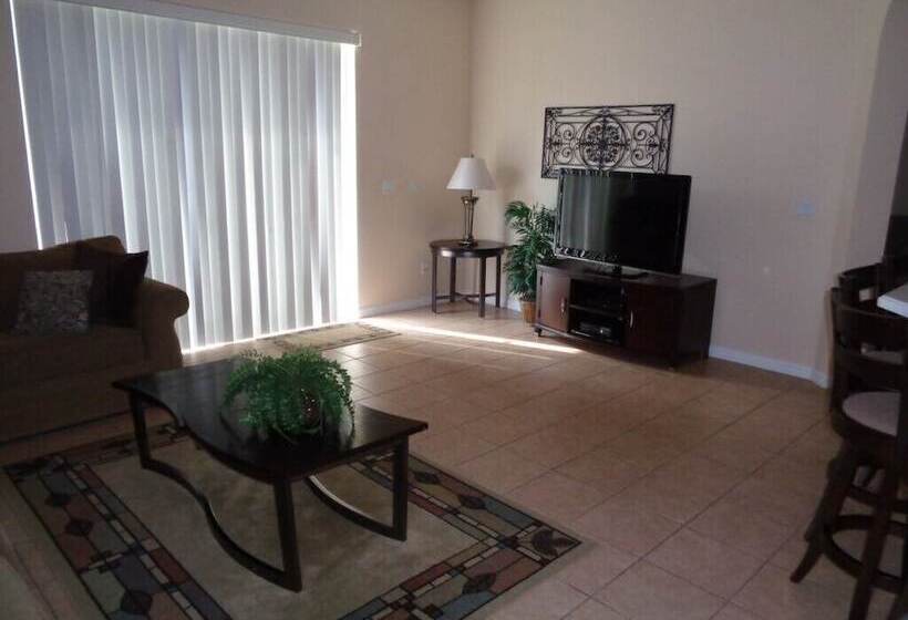 R1 Westhaven 5 Bed / 3 Bath