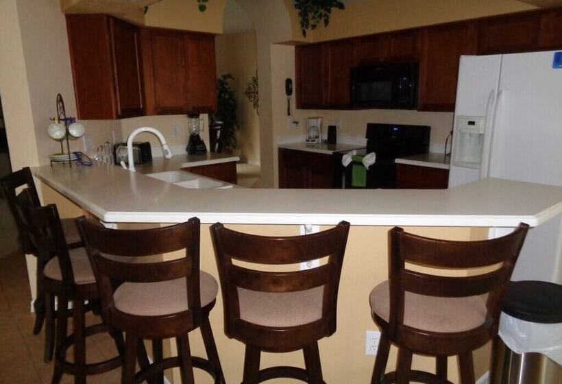 R1 Westhaven 5 Bed / 3 Bath