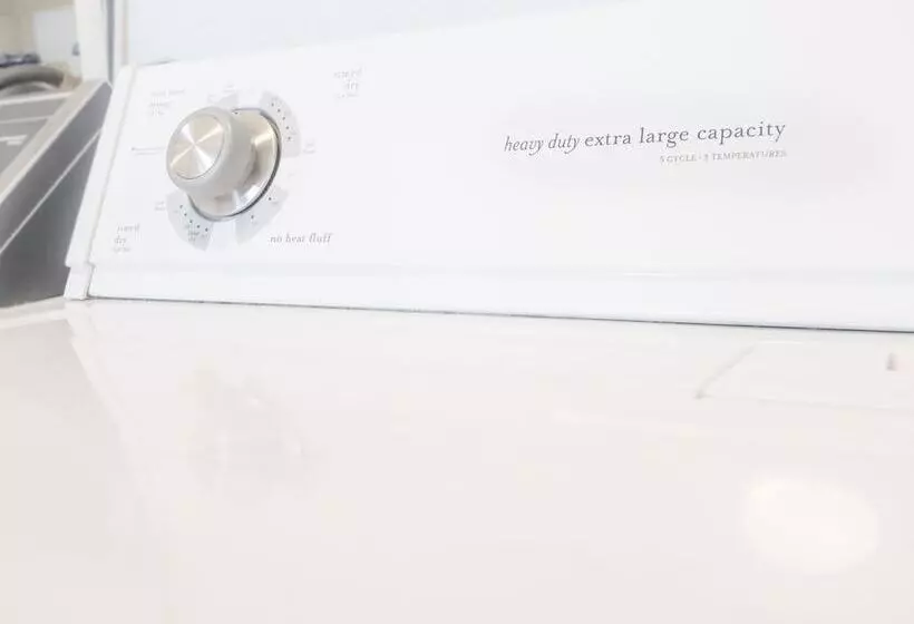 Sunshine, Love, And Happiness In A Home Thats Cute As A Button   3bd 2552